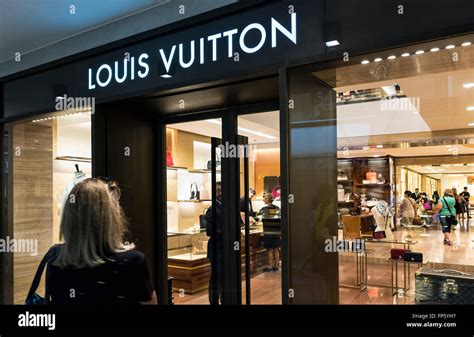 louis vuitton venezia italy|louis vuitton italy locations.